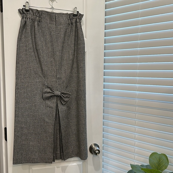 Vintage Lord & Taylor Houndstooth Wool Pencil Skirt - Picture 2 of 4
